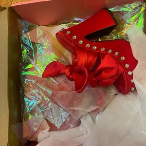 Lover strike a pose bow mule heels(SugarThrillz)